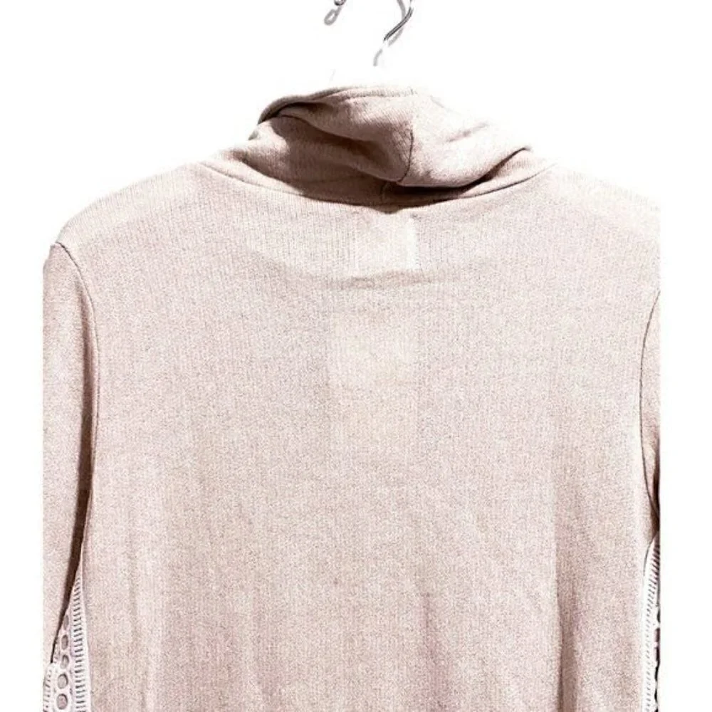 NWT Marleylilly turtleneck top with lace trims